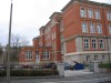 Lehrerparkplatz im hinteren Bereich der Schule&hellip;